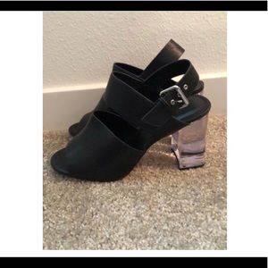 Urban outfitters heals size 6.5